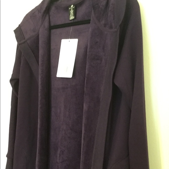 Large! Merlot color (Purple) Velvet lined. - Picture 8 of 8